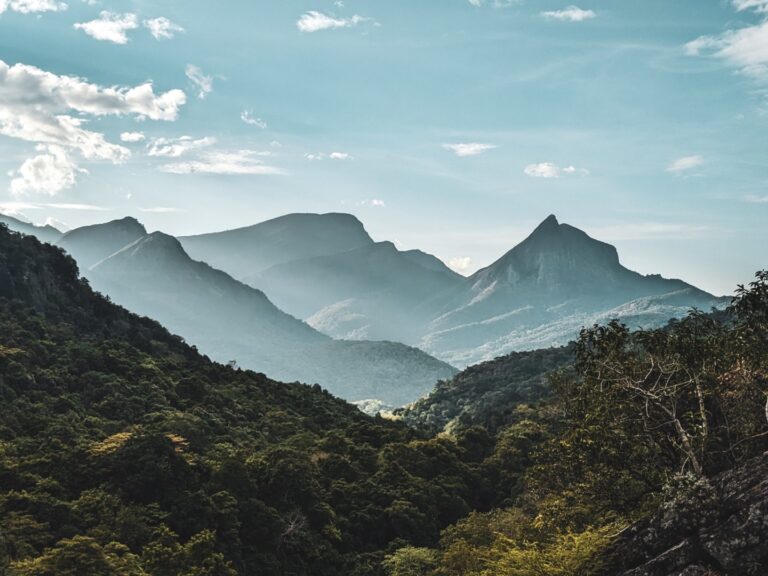 Knuckles,Mountain,Range,,Sri,Lanka:,A,Captivating,Landscape,Of,Lush